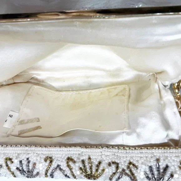 Vintage Gold-Pewter-White Beaded Clutch. - Picture 5 of 13